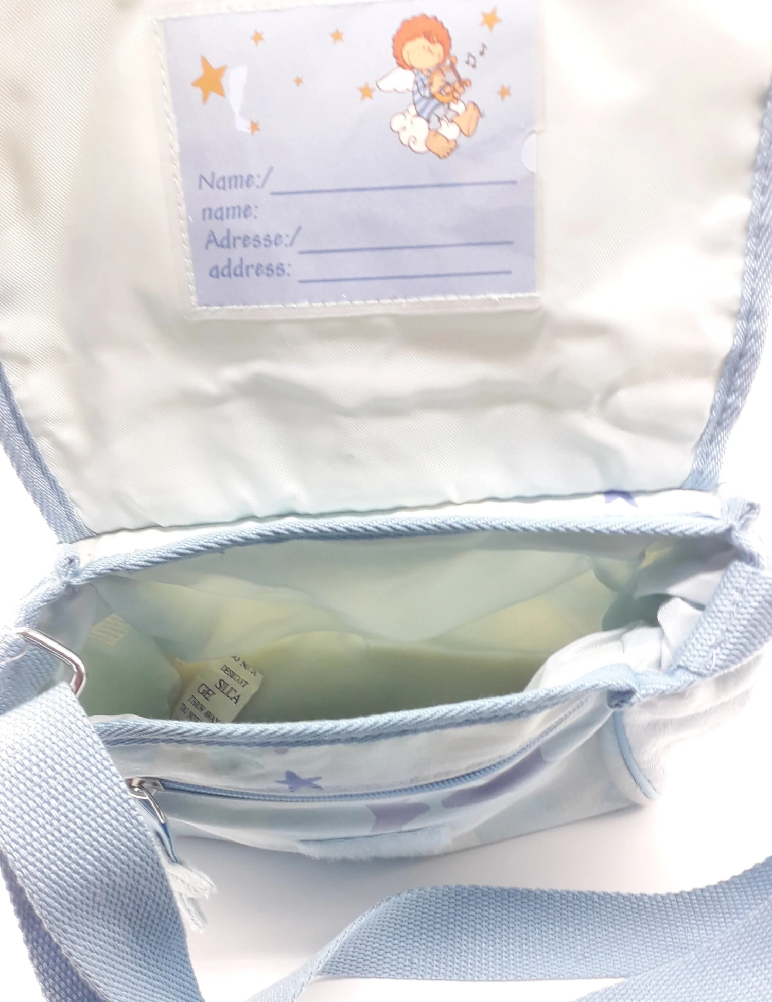 Nici 28688 Kindergartentasche Little Wingels Engel Leon Hellblau Baumwolle 2 Nici 28688 Kindergartentasche Little Wingels Engel Leon Hellblau Baumwolle – Bild 2