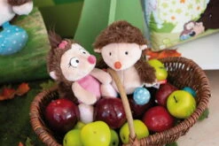 Nici 44054 Igelmädchen Hedda Ca 20cm Plüsch Kuscheltier Schlenker Forest Friends -Nici Plüschtiere Angebote Store 44057 03 Milieu 44058 2048x1365