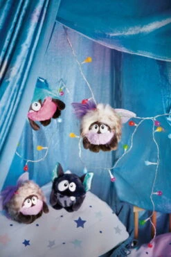 Nici 48420 Monsterdoos SET Monster Lila, Türkis, Schwarz 10cm Plüsch Kuscheltier 14 Nici 48420 Monsterdoos SET Monster Lila, Türkis, Schwarz 10cm Plüsch Kuscheltier -Nici Plüschtiere Angebote Store 48421 12 48422 48423 Milieu 1365x2048 1