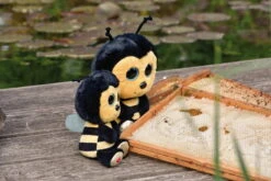 Nici 48733 Glubschis Meadow Biene Miss Bizz 15cm Plüsch Kuscheltier GREEN -Nici Plüschtiere Angebote Store 48736 10 48733 Milieu 2048x1366